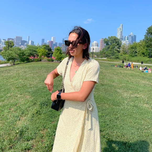 Meet your Posher, Emily - Picture 3 of 3